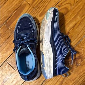 Skechers Women’s Navy and White Running Shoes yoga mat GoRun size 7.5